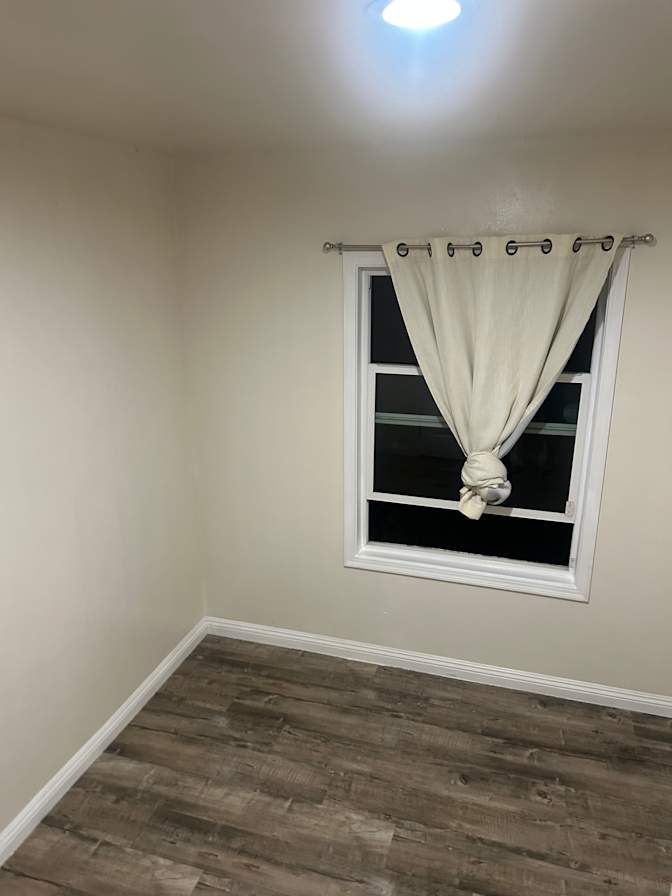 Efren's room