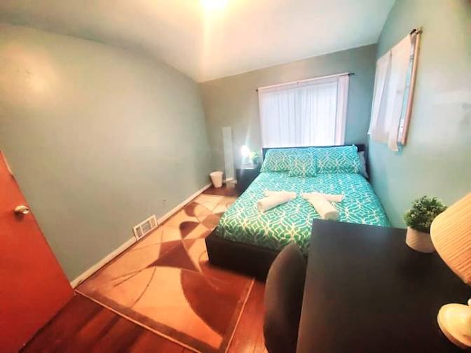 European Home - Roommate Needed's room