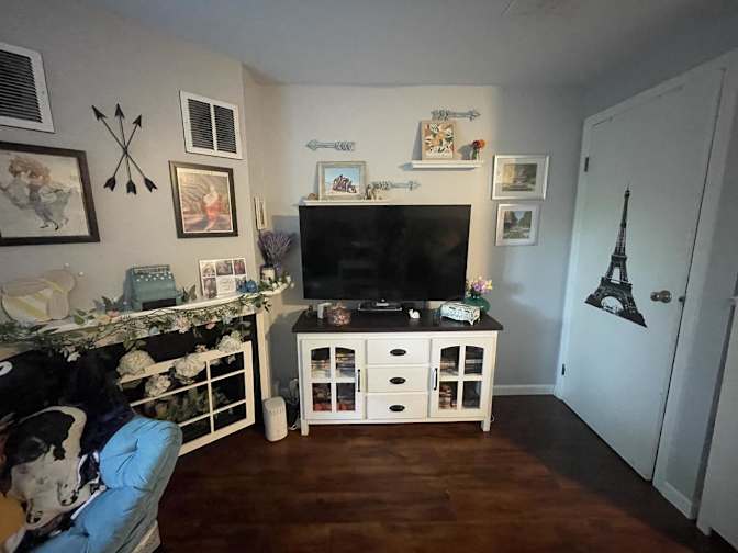 Amanda Xhilone's room