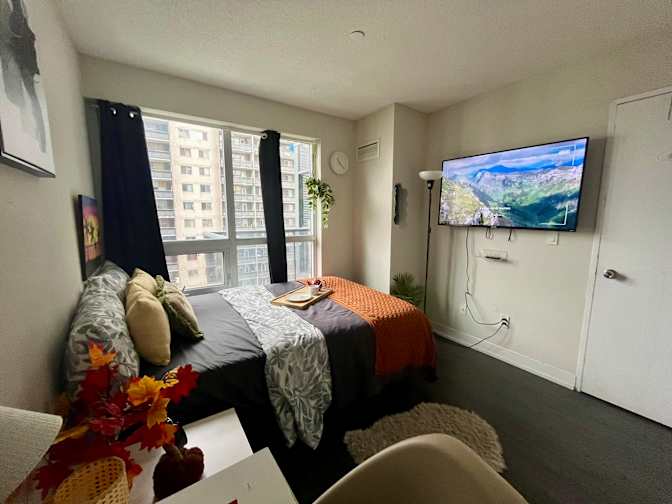 Alona's room