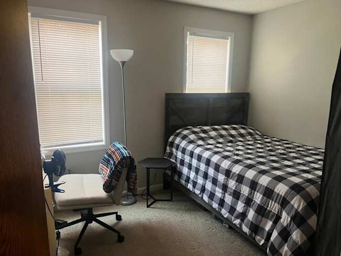 Carlos's room