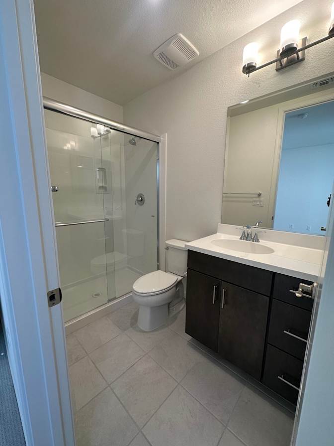 Golden Gate Rentals's room