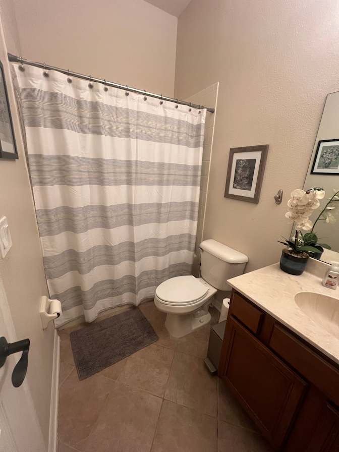 Adriana T Escudero's room