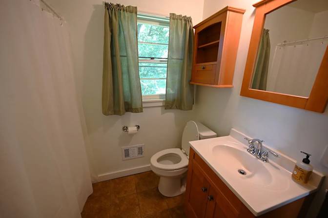Alcove Rooms's room