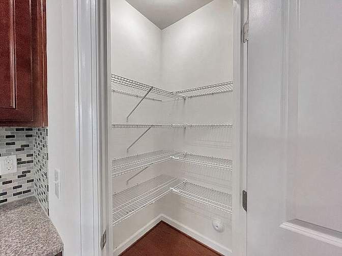 Alcove Rooms's room