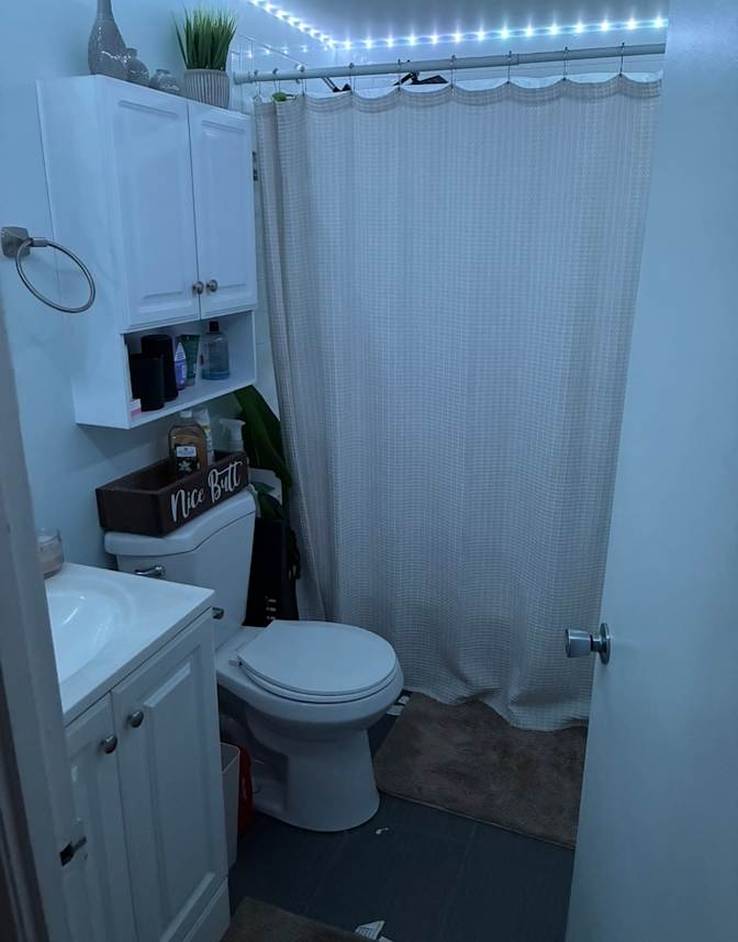 Dale's room