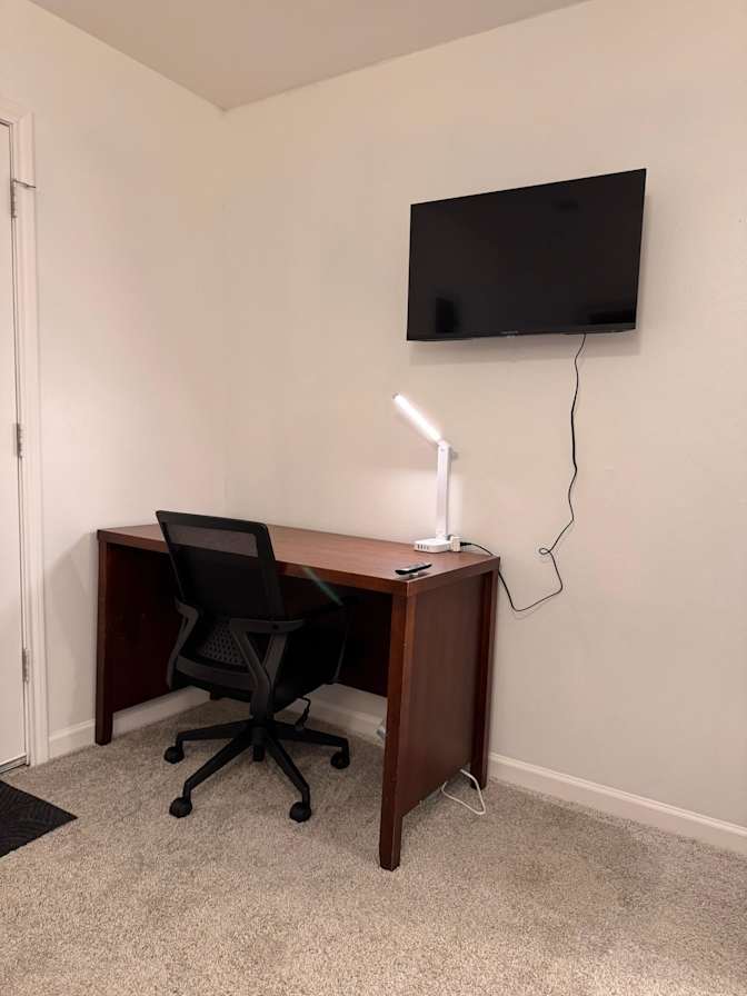 Magali A.'s room