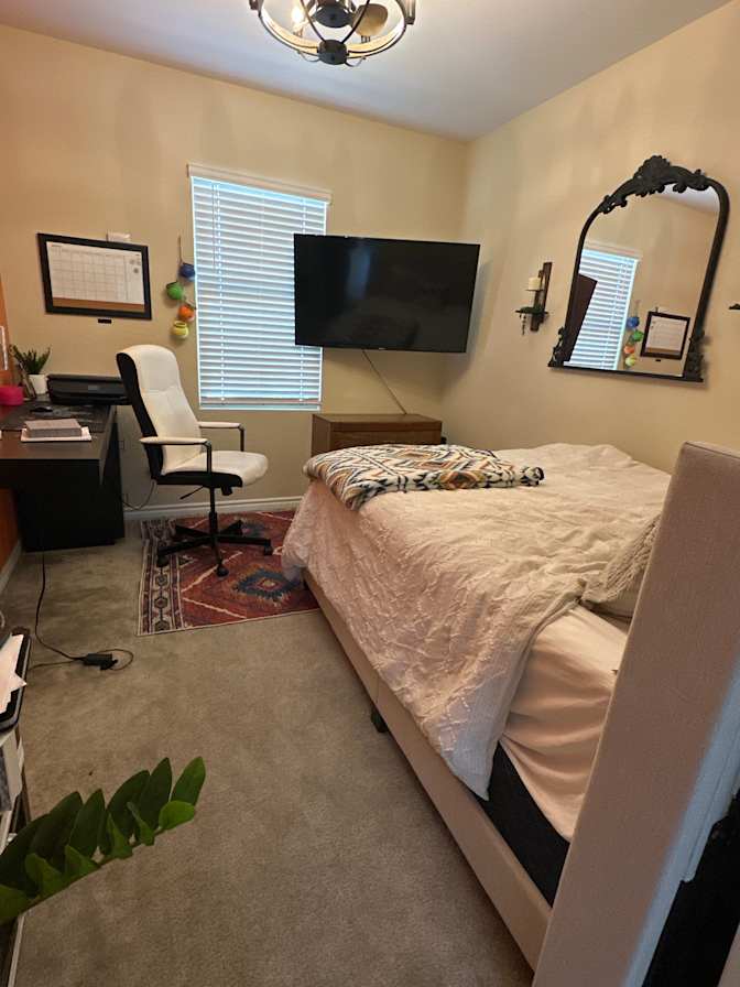 Carolynne's room