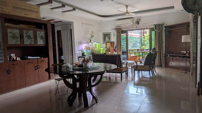 Garuav's room