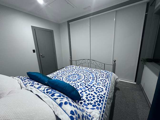 Alet's room