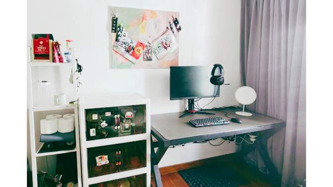 Velmurugan D's room