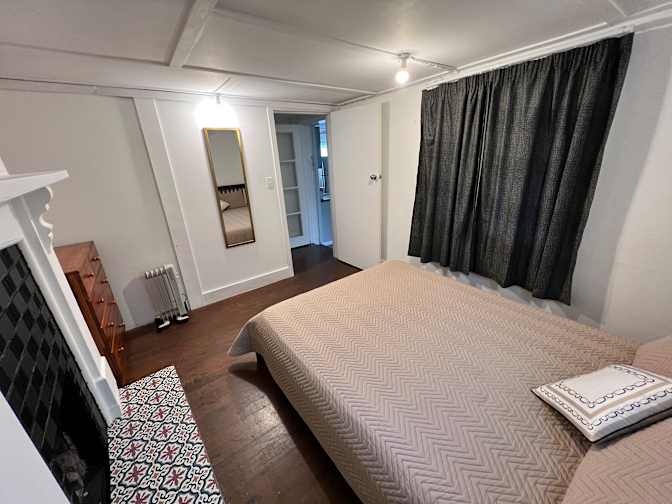 Remle Vose's room
