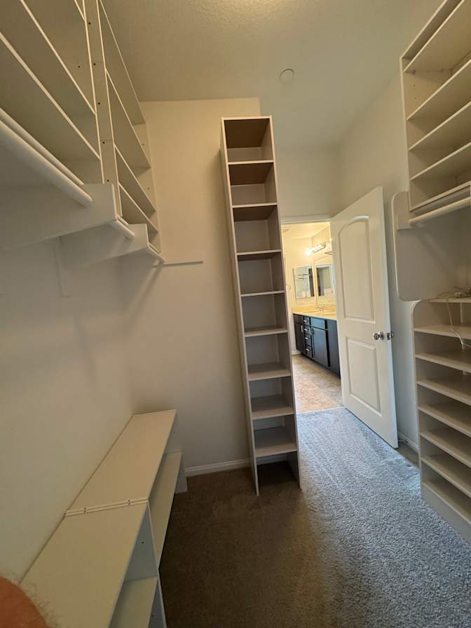 Youdline's room