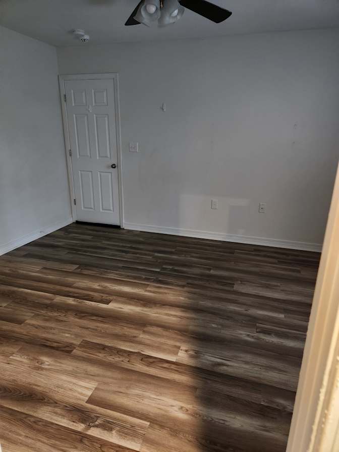 Robin Aviles's room