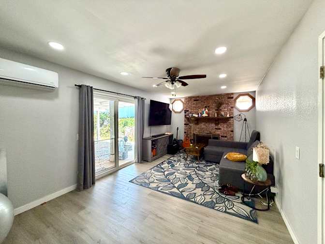 Queenie & Dylan's room