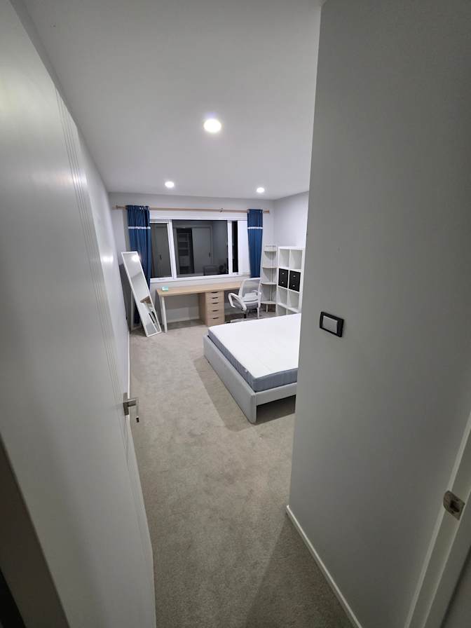 SUN HO JUN's room