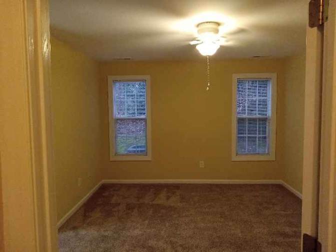 Alcove Rooms's room