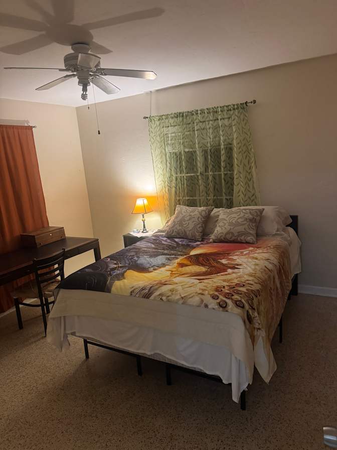 Mayara's room