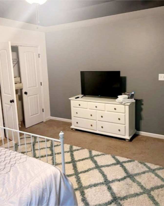 Oshirley's room