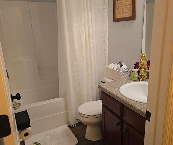 Tom's room