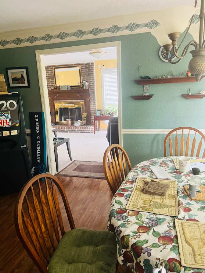 Ken's room