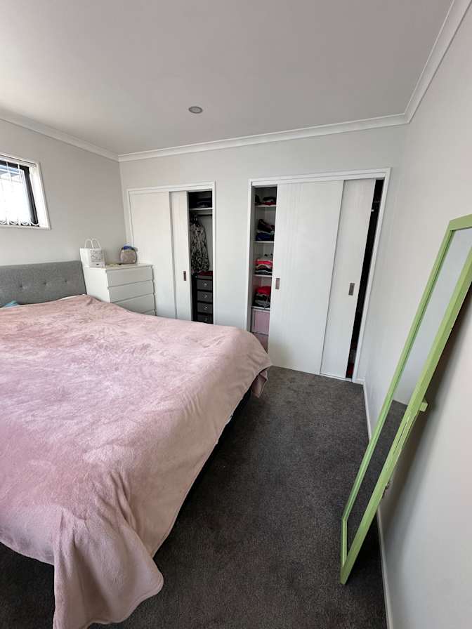 Naomi's room