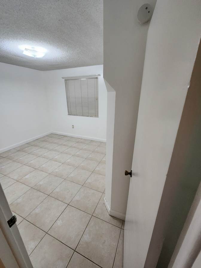 Carlos's room