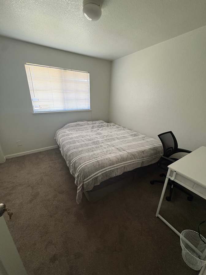 Eber's room