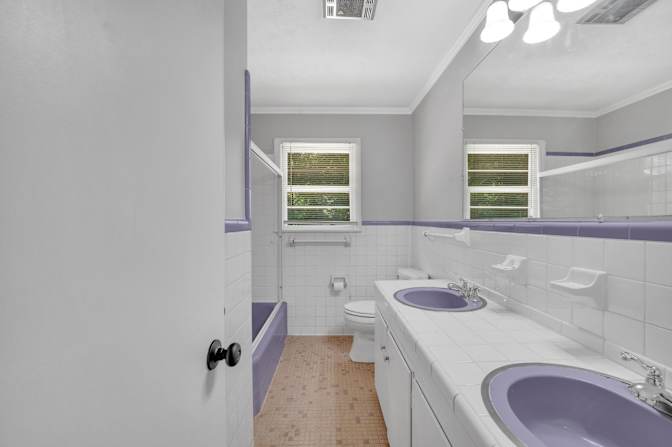 lifedoorrentals's room