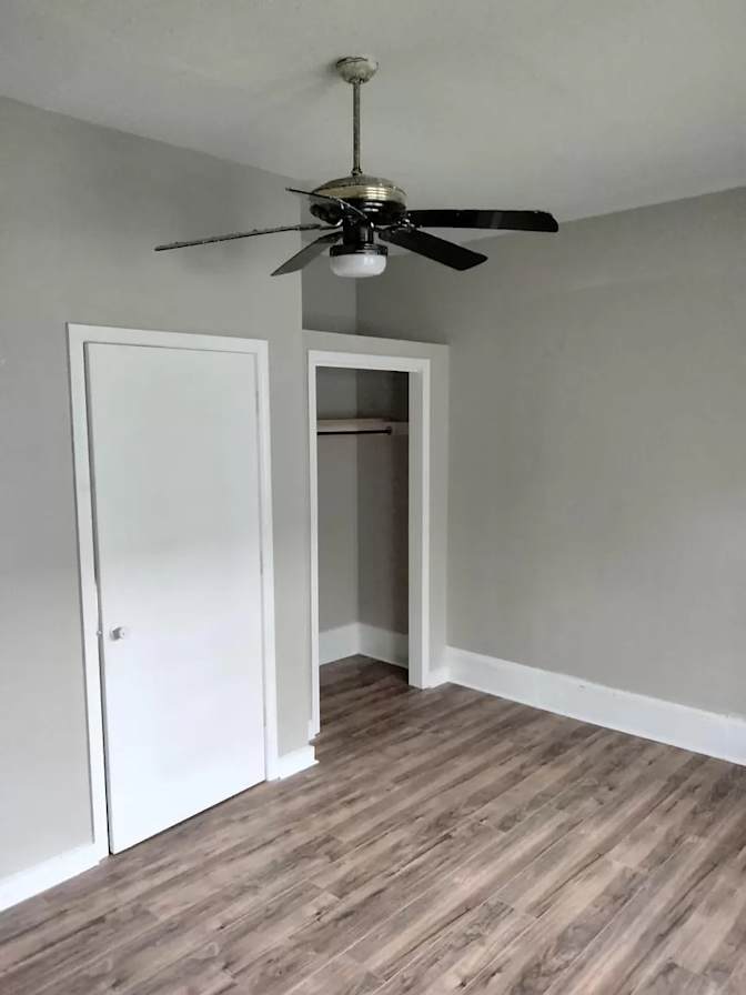 Alcove Rooms's room