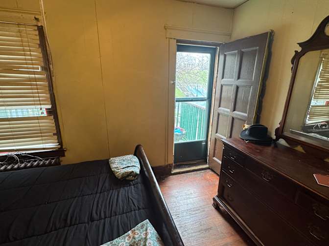 eddie's room