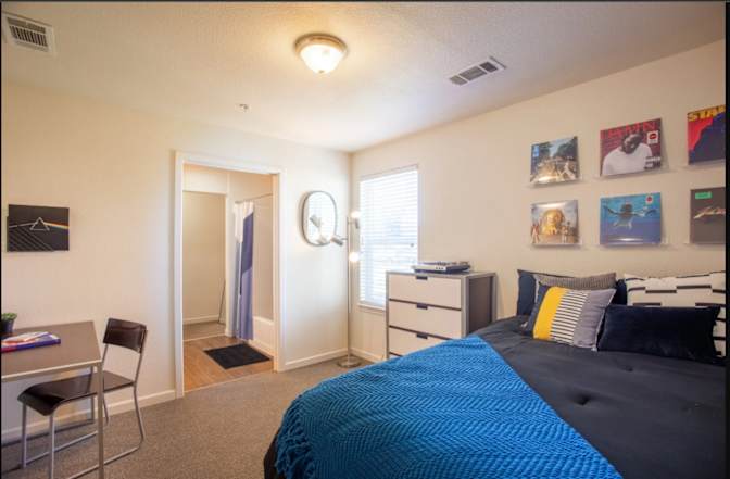 Kenneth Khim's room