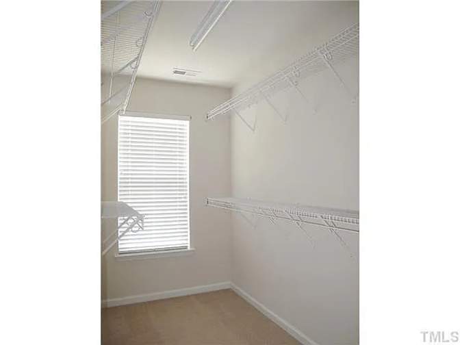 Alcove Rooms's room