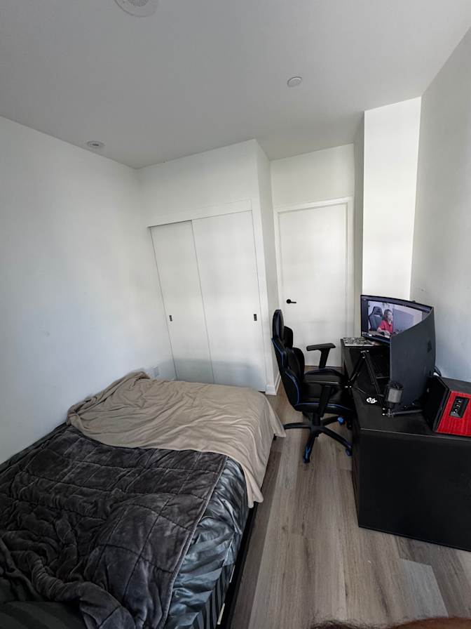 Chruthy's room