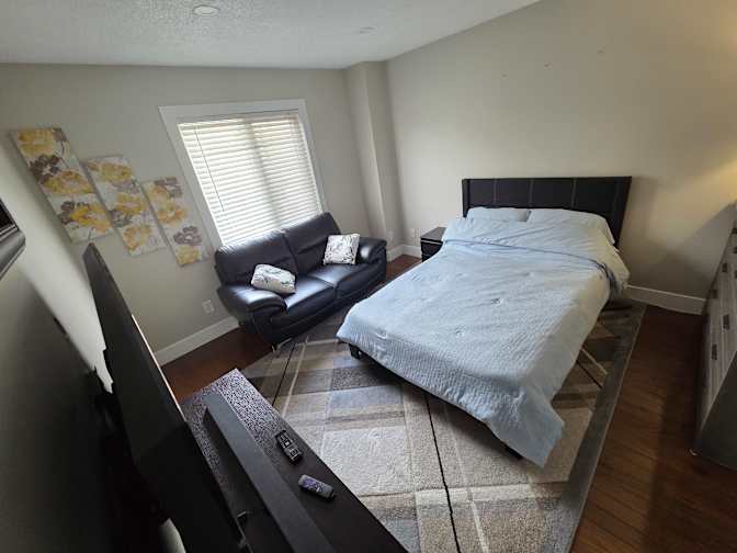 Chris Wonderful's room