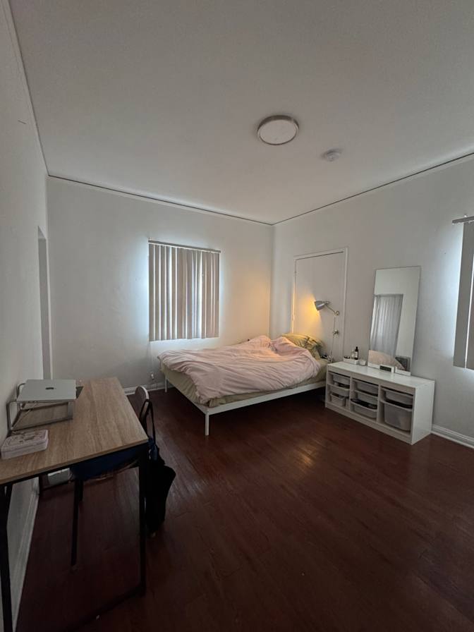 Elle's room