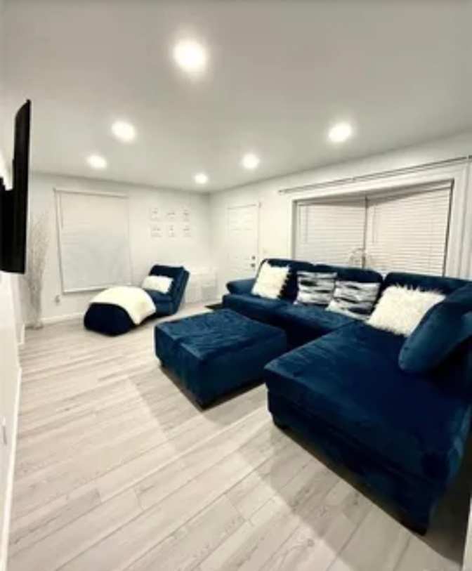 Westland Canton's room