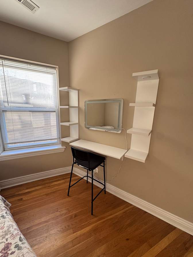 Liz's room