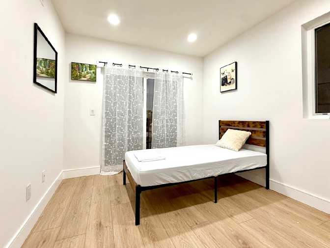 Yenglik Aubakirova's room