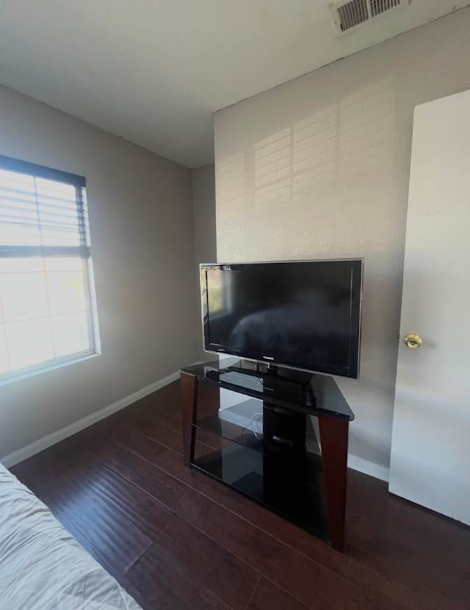 Jp Monroe's room