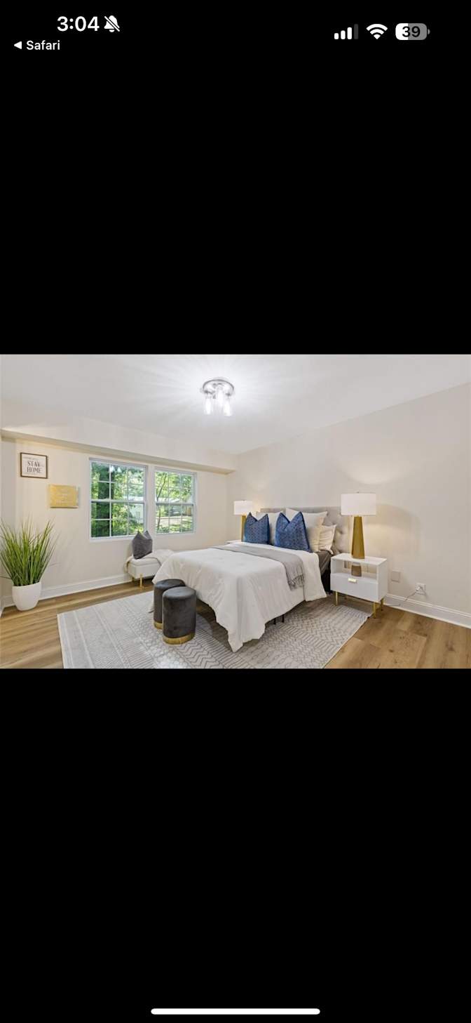 Alcove Rooms's room