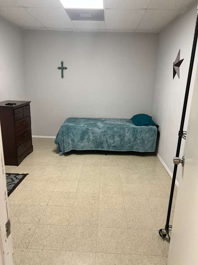 Jonnie's room