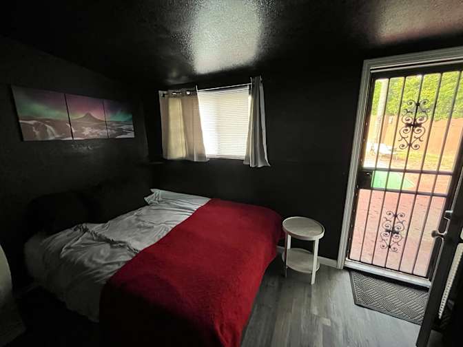 Liz's room