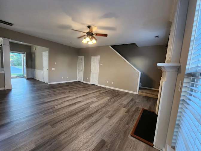 Alcove Rooms's room