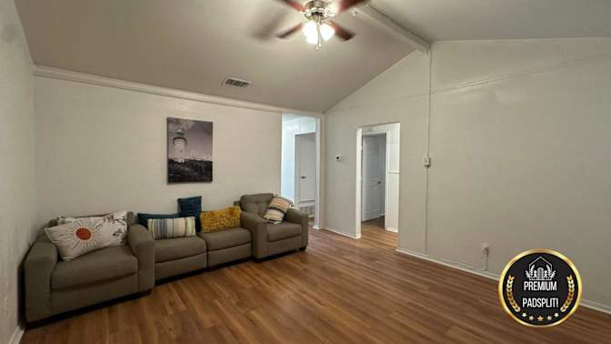 PadSplit's room