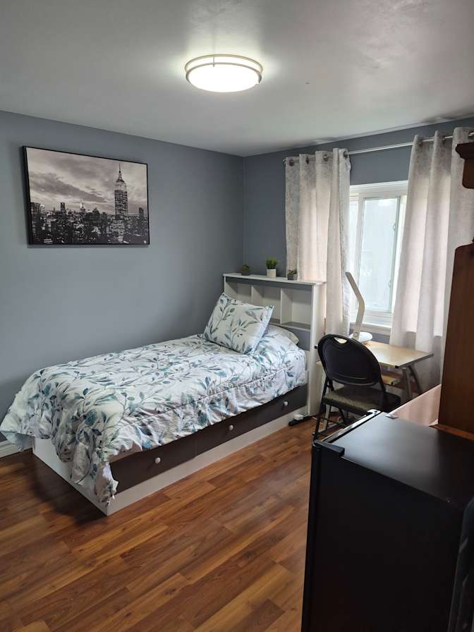 Evelyn's room