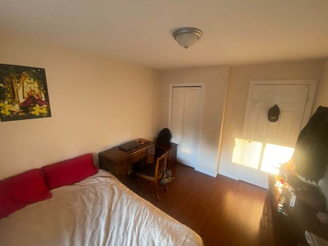 Louis-Thomas's room