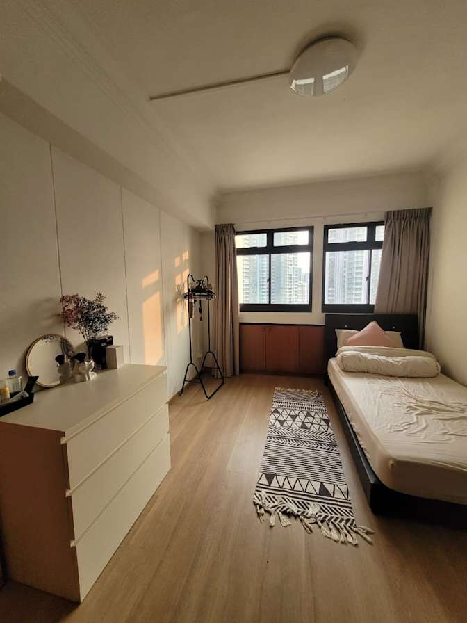 Carlos Salvador's room