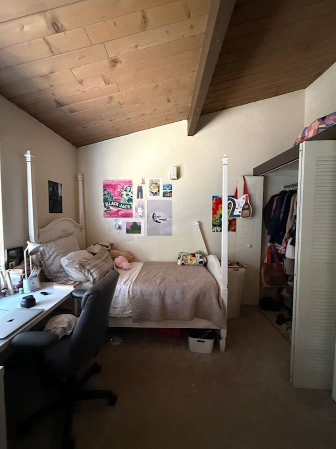 Yanell's room