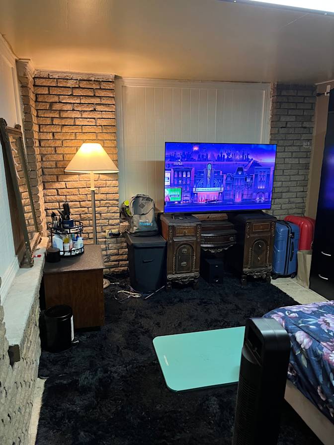 Kelly's room